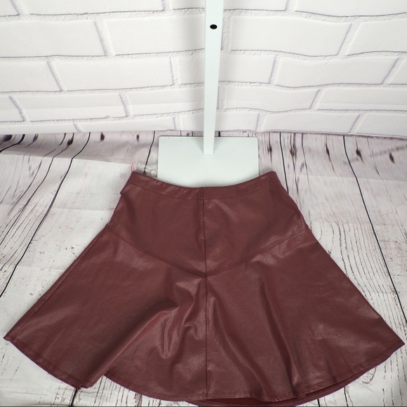 NWOT Mark. M burgundy pleather skater skirt - Picture 5 of 7